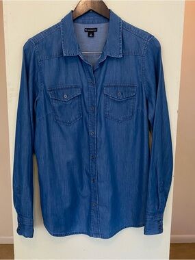 New Directions Lightweight Chambray Long Sleeve Button Down Shirt Womens Medium
